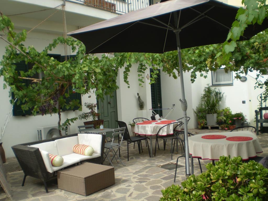 Bed and Breakfast Il Giardino Di Emilio Marrùbiu Zimmer foto