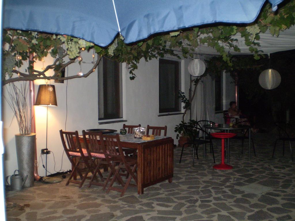 Bed and Breakfast Il Giardino Di Emilio Marrùbiu Zimmer foto