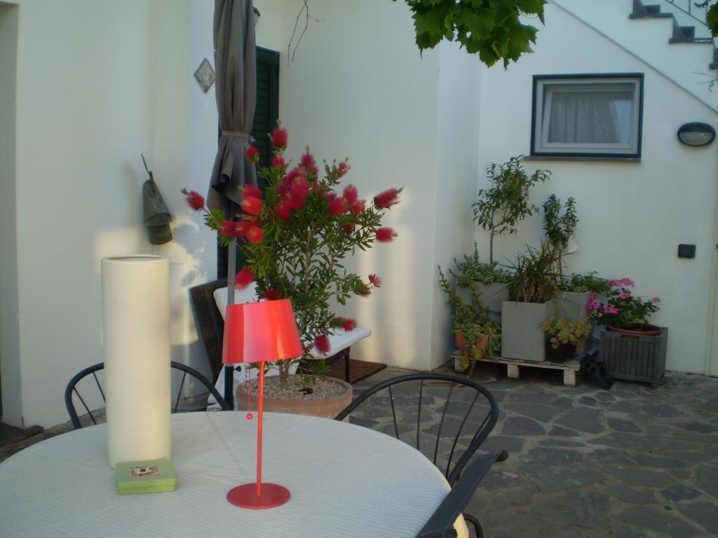 Bed and Breakfast Il Giardino Di Emilio Marrùbiu Zimmer foto