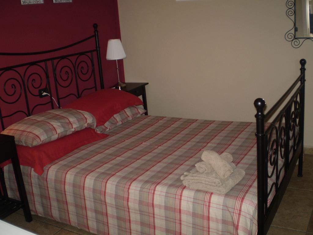 Bed and Breakfast Il Giardino Di Emilio Marrùbiu Zimmer foto